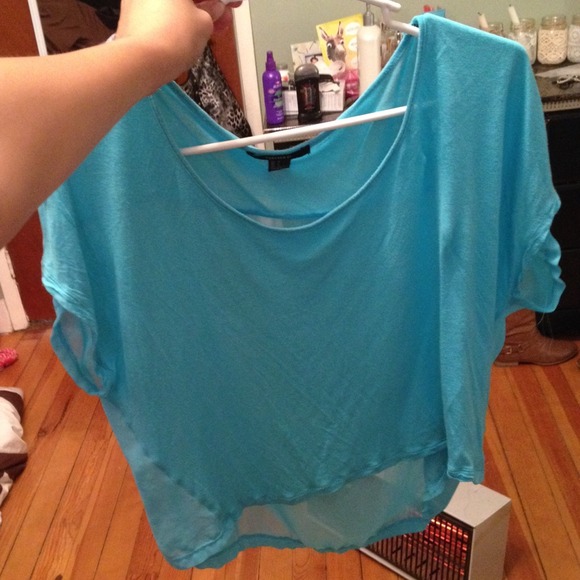 Blue loose crop top