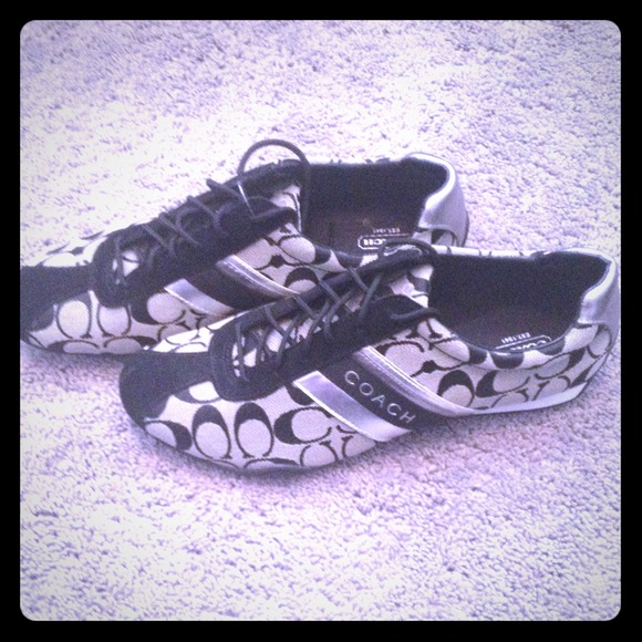 Coach Shoes - 🔥reduced 🔥Coach sneakers 👟