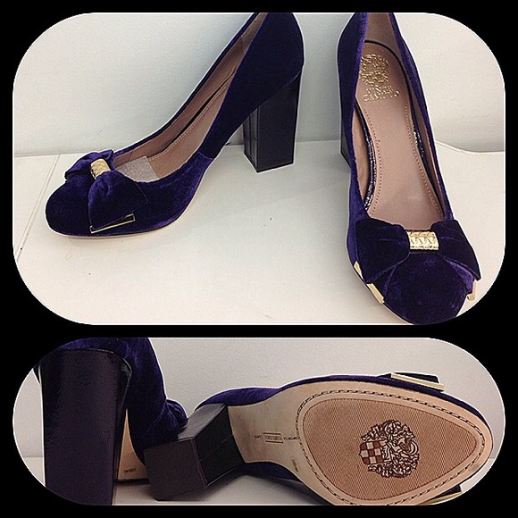 Vince Camuto eggplant velvet pumps with bow - Picture 4 of 4