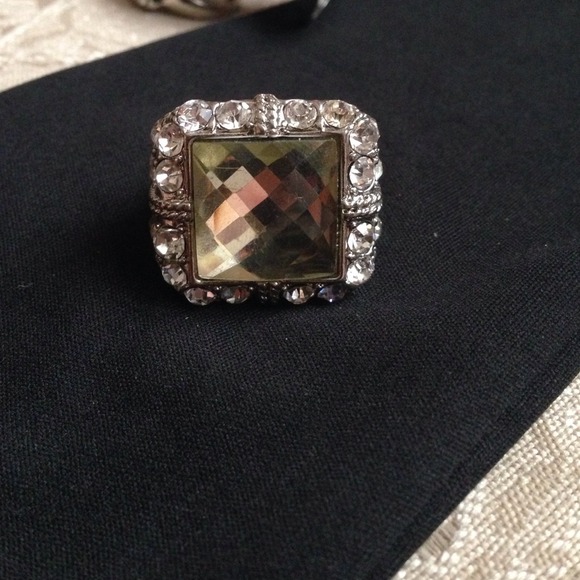 Diamond stretch ring