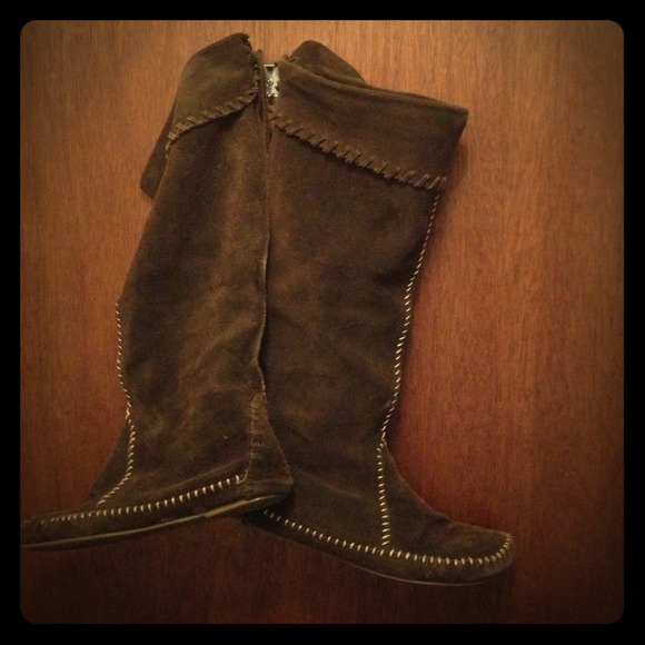 Clipper moccasin boots