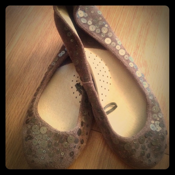NEW leather flats