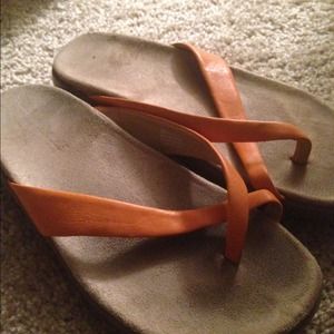 Thong orange leather