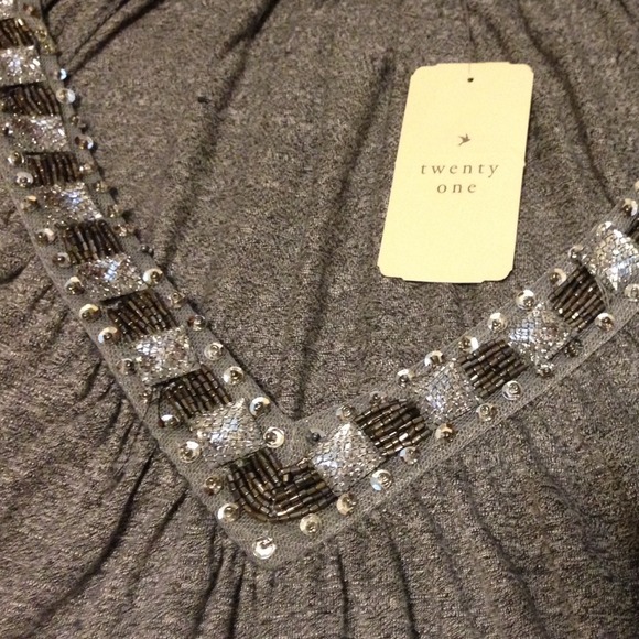 Grey sequin top - Picture 3 of 3