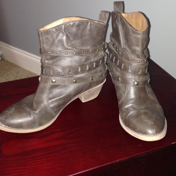 🚫SOLD IN BUNDLE🚫 Ankle cowboy boots!