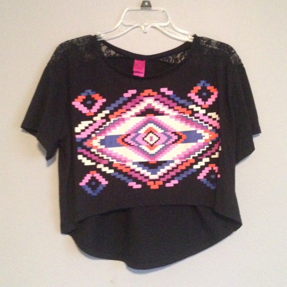 Cute black crop top with lace on shoulders - Picture 1 of 3