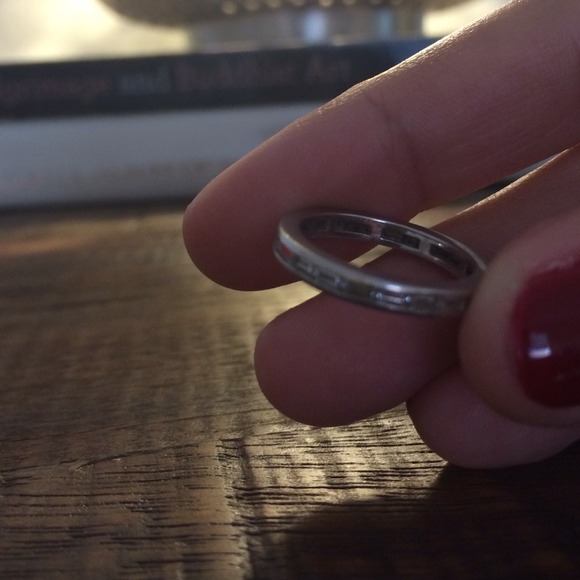 Gorgeous stackable diamond band - Picture 3 of 4