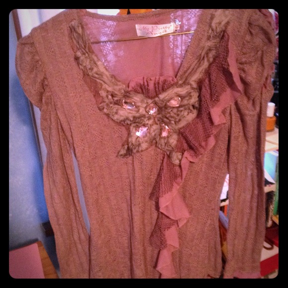 Pink frilly long sleeve\sweater