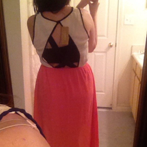 Hi-lo dress - Picture 3 of 4