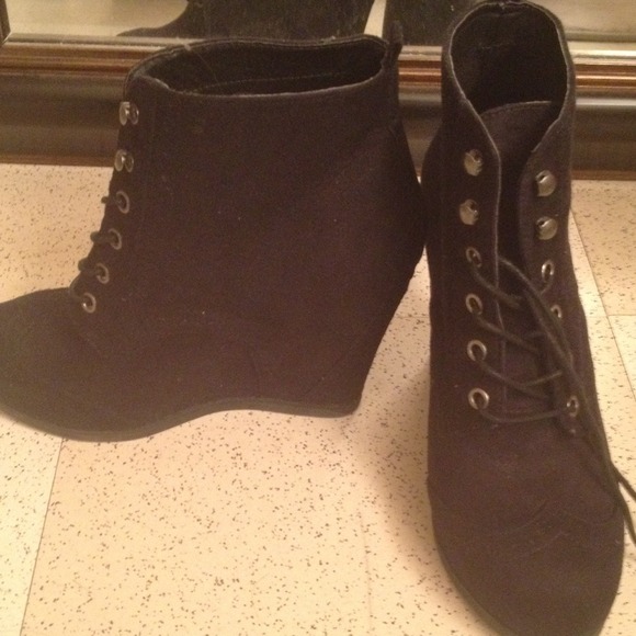 Black suede tie up wedges - Picture 2 of 2