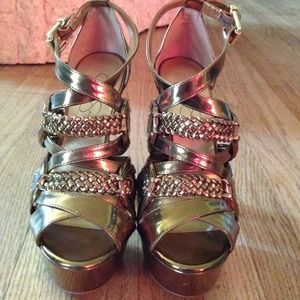Bronze Gold heels, Size 8, Fair condition