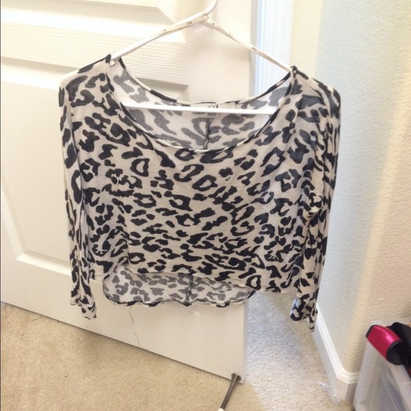 Black and white cheetah print high low sweater