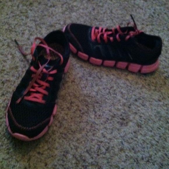 Black/ pink Adidas clima cool tennis shoes.