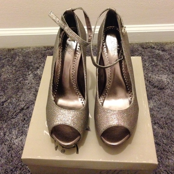 Pewter Glitter Stilleto Heels w/ Ankle Strap