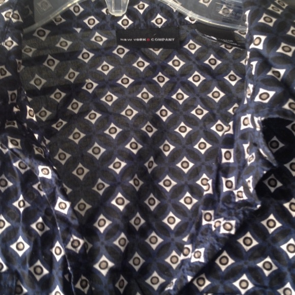 *SOLD* NY & Company navy tunic - Picture 3 of 3