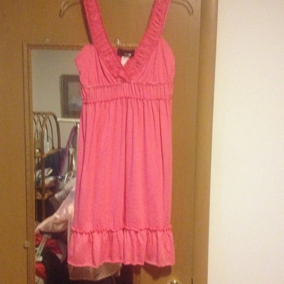 *SOLD* Very cute ruffle dress