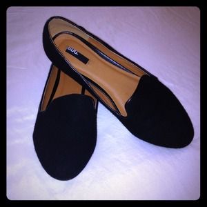 *CUTE* black loafer style flats Size 8.5