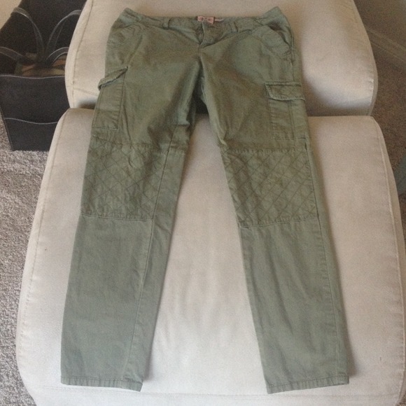 Juicy Couture ankle length pants