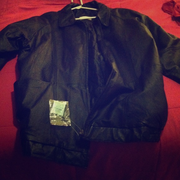 100% Leather Coat - Picture 1 of 4