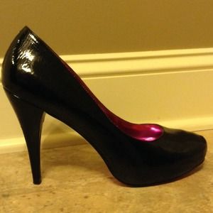 Steve Madden Patent Leather Black Pumps