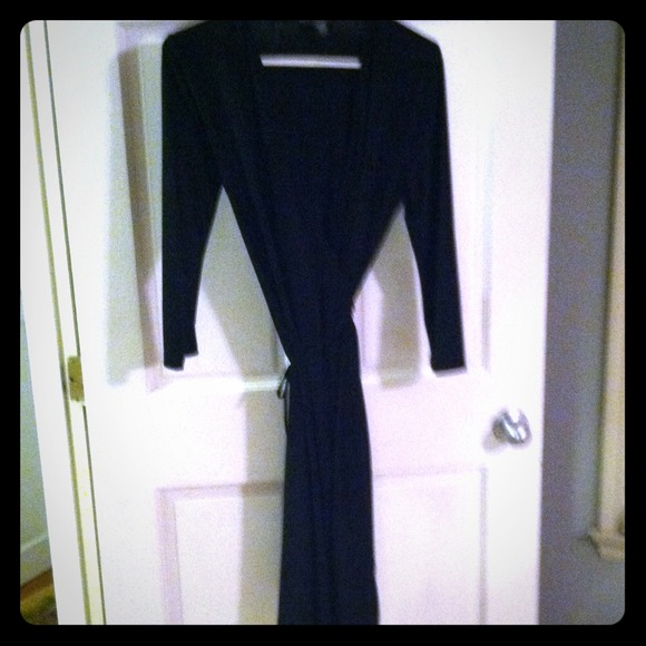 Black polyester wrap dress
