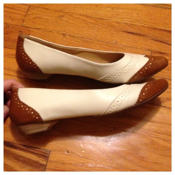 BUNDLED Stylish Oxford Flats - Picture 2 of 4