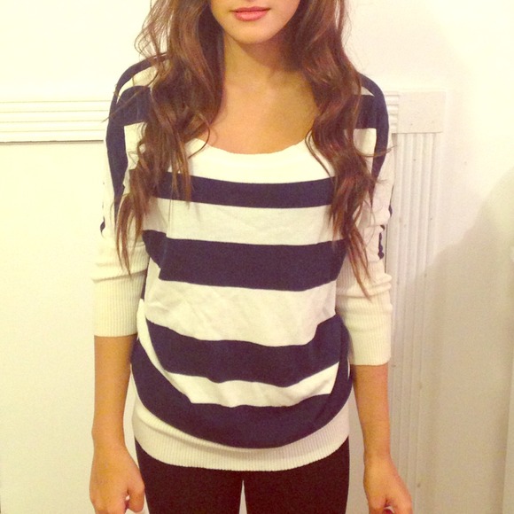 ❌SOLD❌ Navy blue and white striped sweater! SOFT!