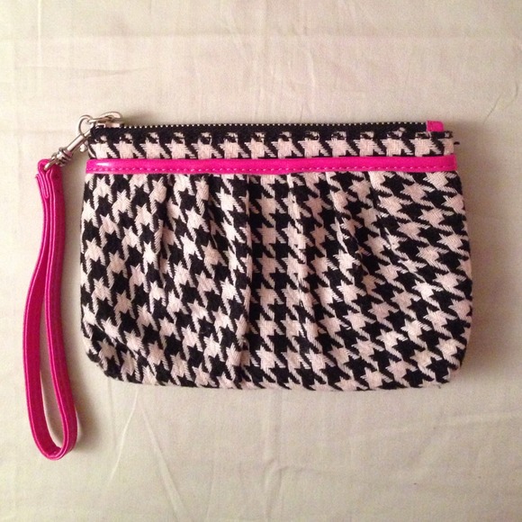 Houndstooth clutch