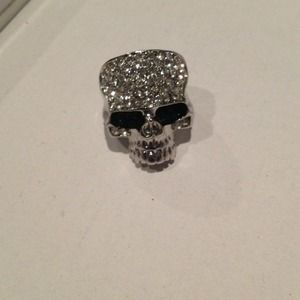 Skull ring