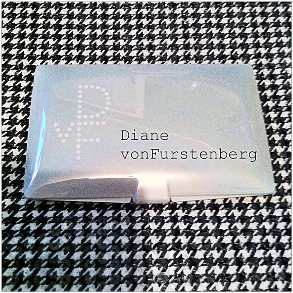 🚫SOLD IN BUNDLE🚫Diane von Furstenberg eye shadow