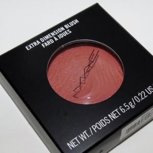 MAC EXTRA DIMENSION BLUSH
