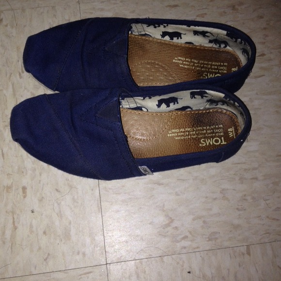 Navy blue toms (: ⚓️