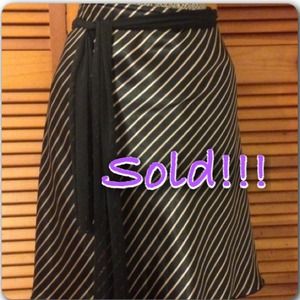 🎉💃🎈SALE🎈Dancing skirt with sheer lining size L