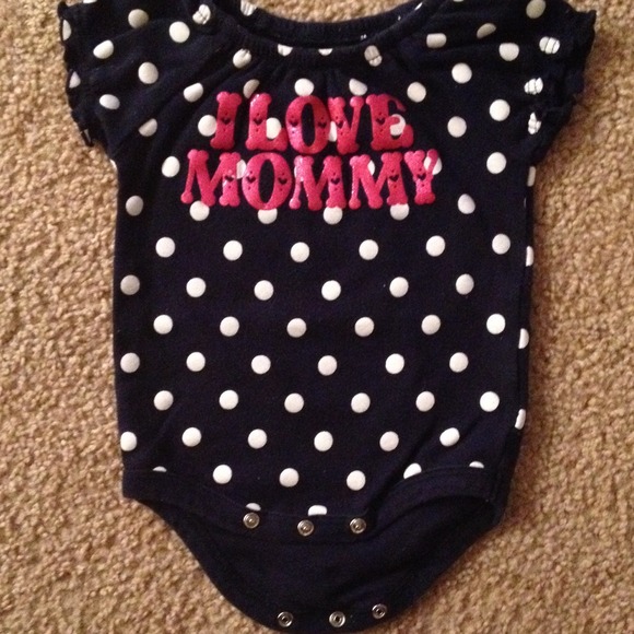 ♥️BUNDLED!♥️Baby girl "I love Mommy" onesie