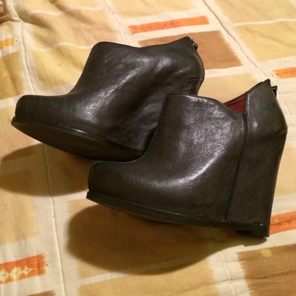 **sold**Luxury rebel shoes size 36(6)
