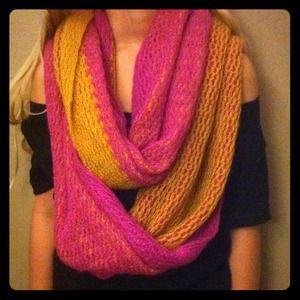 Modena Infinite Scarf