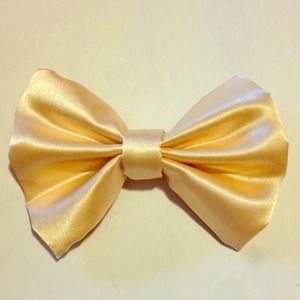 Silky peach hair bow
