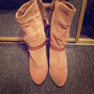 Suede boots
