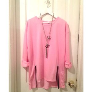 🚫SOLD🚫 Oversized Pink side-zip Top