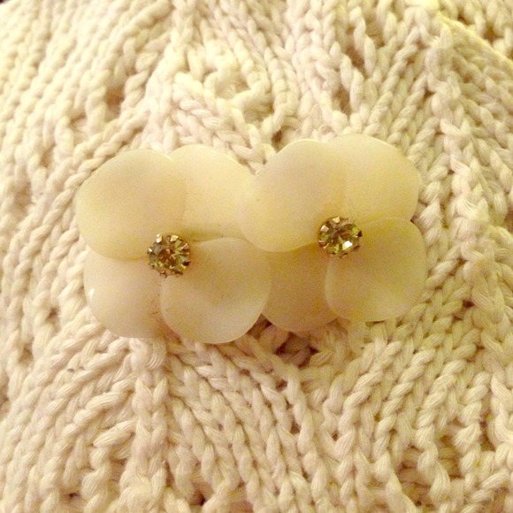 Flower hair clip