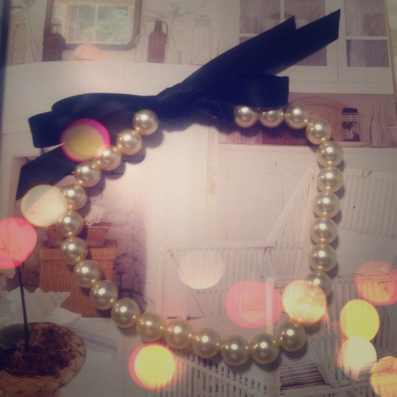 ⬇️3/9 Faux Pearl Necklace