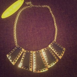 Geometric Chunky Statement Necklace! NEW with tag!