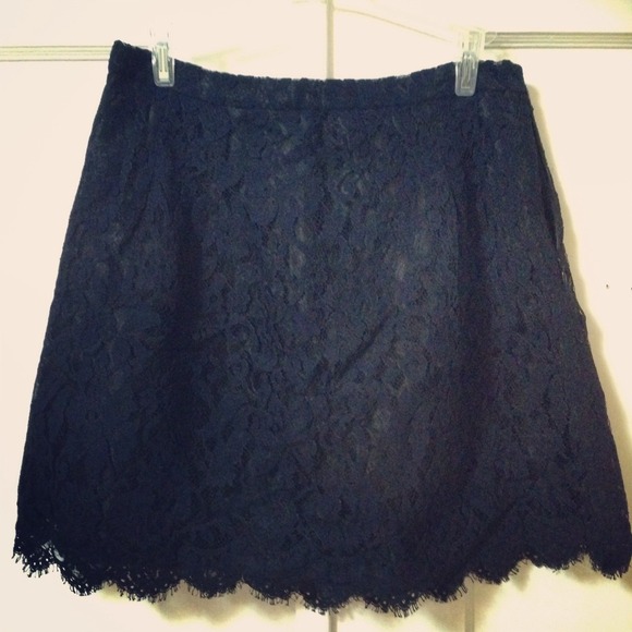 💥 J Crew Navy Black Lace Skirt - Picture 1 of 4