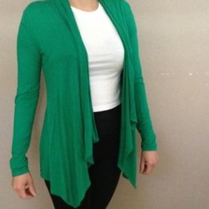 NOT FOR SALE 🐸🐸Green cardi n Nike Capri