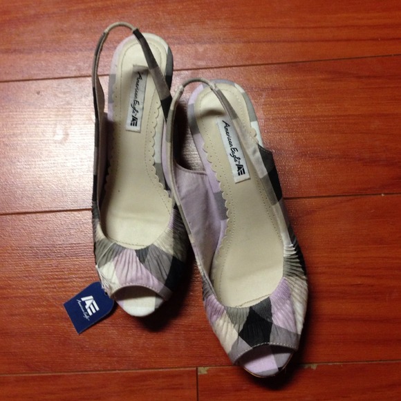 New Shoe - Picture 2 of 3