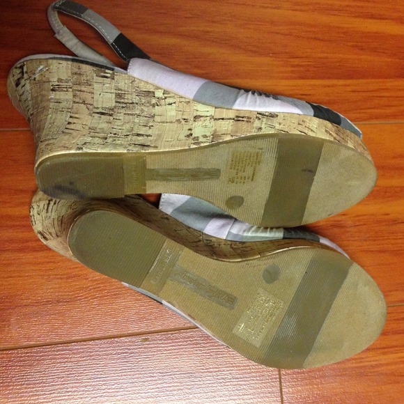 New Shoe - Picture 3 of 3