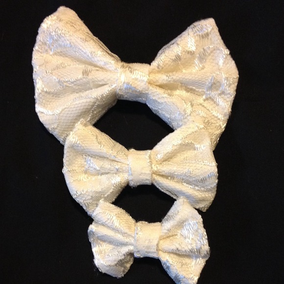 Cream Lacey hair bow