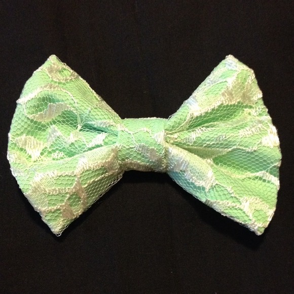 Mint green Lacey hair bow