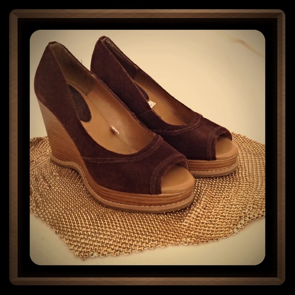 Brown suede Wedge