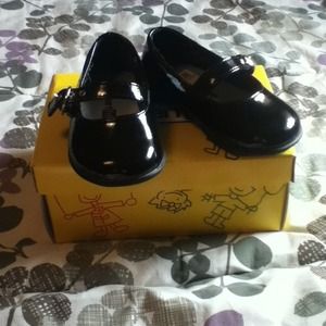 Black infant size 5 Mary Jane shoes